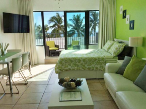 Miami Beach Suncoast Apartment I - Balcony Front Beach